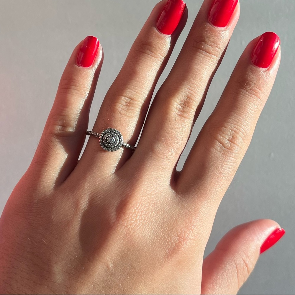 Pandora Elegant Sparkle Ring | Size 4.5 ✨